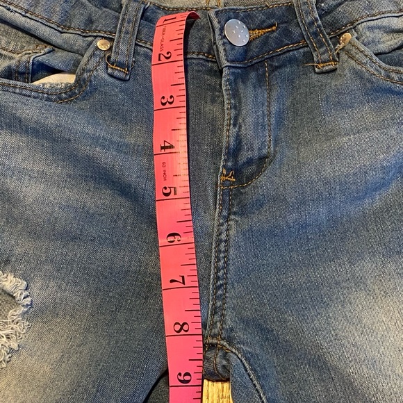 ✨2/$20✨ Distressed Skinny Jean - Picture 2 of 6